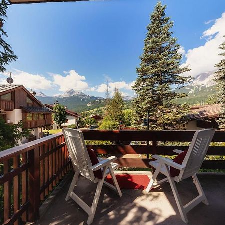 Cortina-House Apartman Cortina dʼAmpezzo Kültér fotó