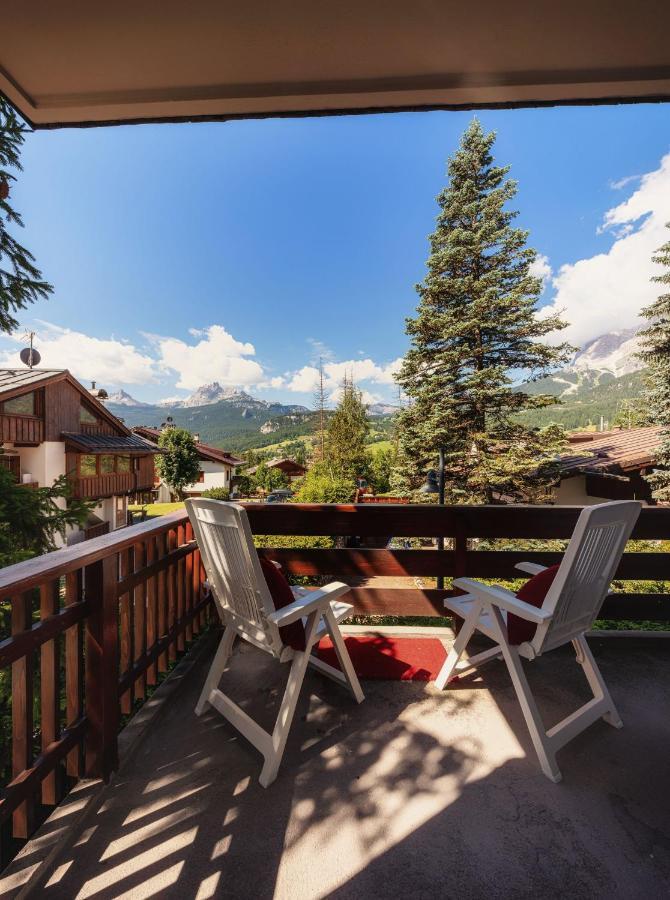 Cortina-House Apartman Cortina dʼAmpezzo Kültér fotó