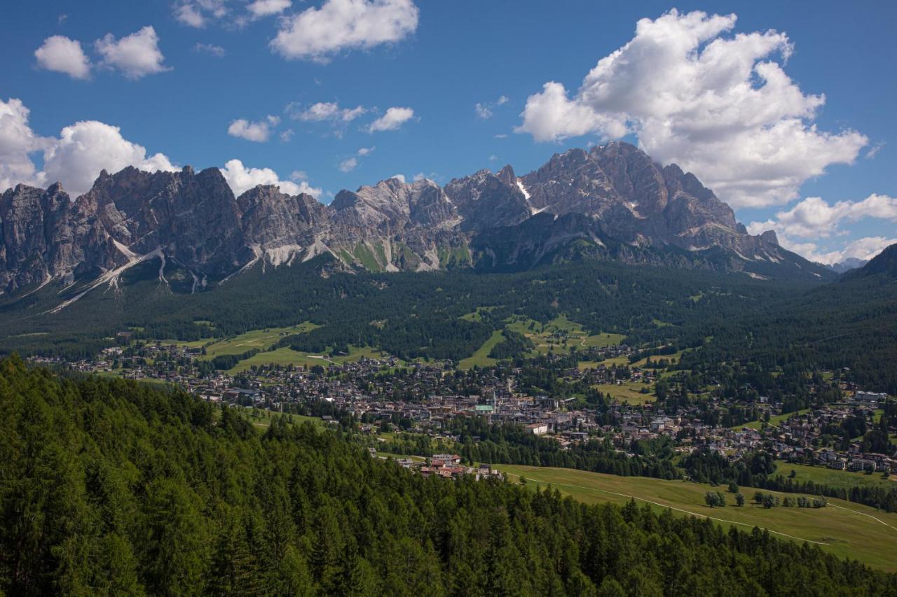 Cortina-House Apartman Cortina dʼAmpezzo Kültér fotó