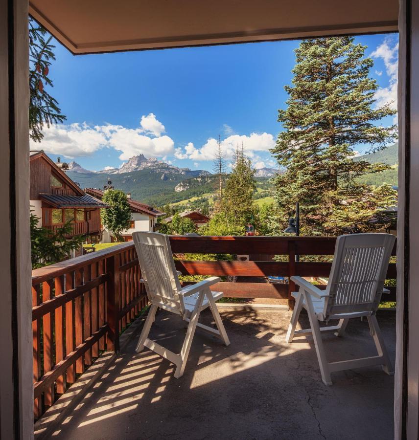 Cortina-House Apartman Cortina dʼAmpezzo Kültér fotó